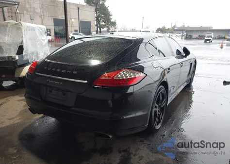 2012 Porsche Panamera 4 z USA, uszkodzony, nr VIN WP0AA2A75CL012107